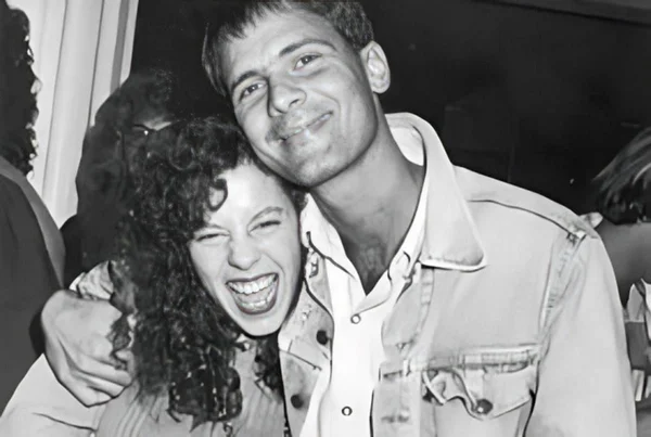 foto em preto e branco de Bebel Gilberto e Cazuza - metrópoles