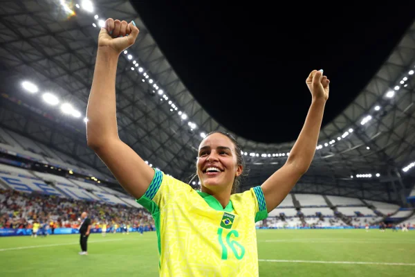 Imagem colorida de Gabi Nunes