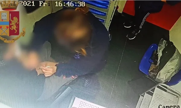 Enfermeira fingia aplicar dose em troca de dinheiro