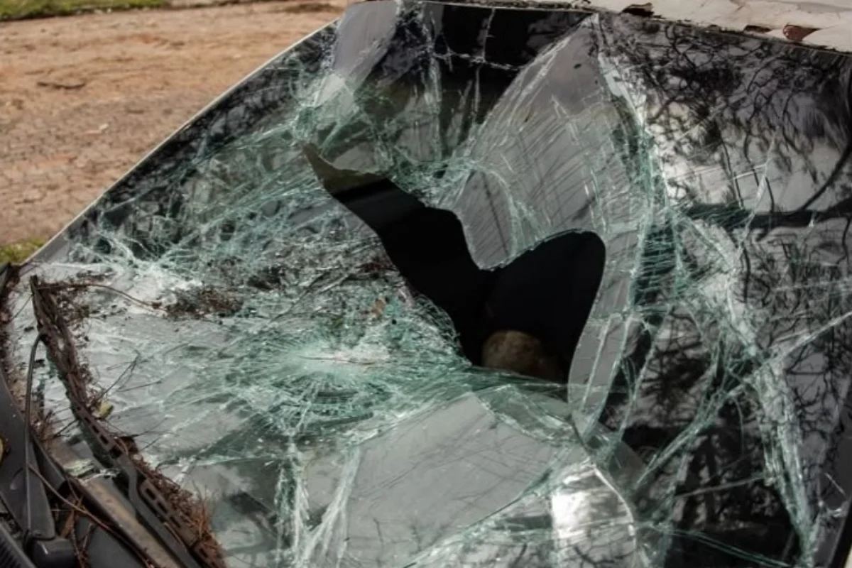 vidro de carro quebrou após temporal em pelotas vidro de carro quebrou após temporal em pelotas