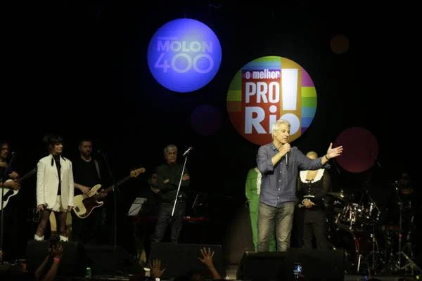 Saudação a Lula em show de Molon quebra gelo do PT a ele