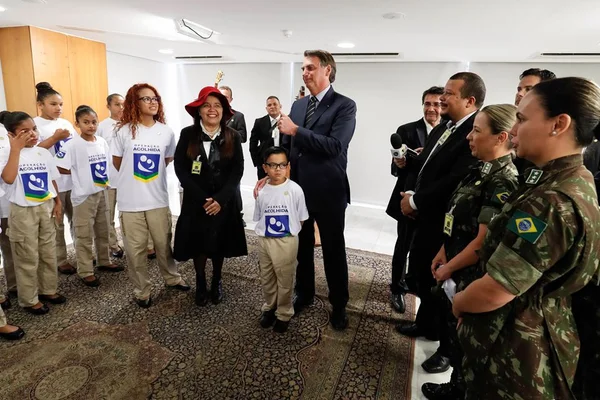 Bolsonaro brinca sobre sucessão em 2027: “Perdeu, Moro”
