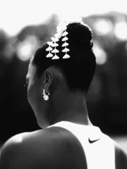 Adereço kanzashi, que também faz parte da tradição japonesa Adereço kanzashi, que também faz parte da tradição japonesa