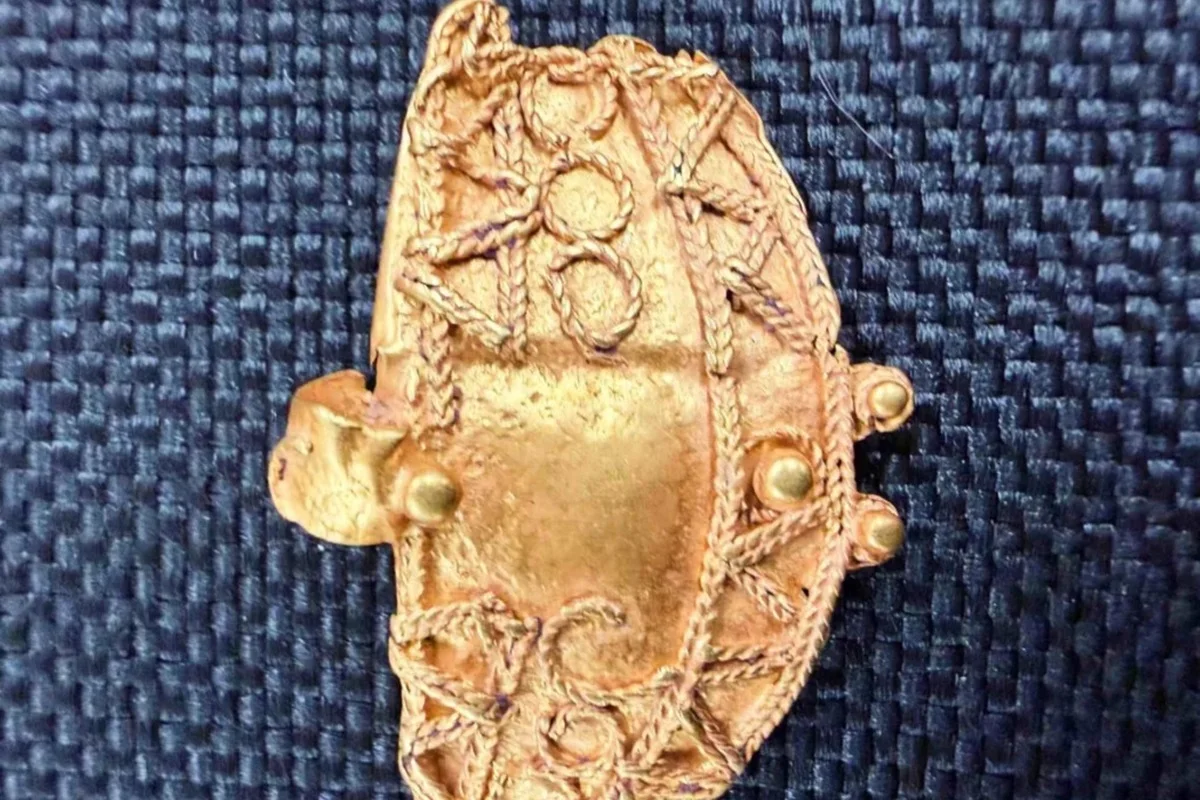 Broche de ouro foi recuperado