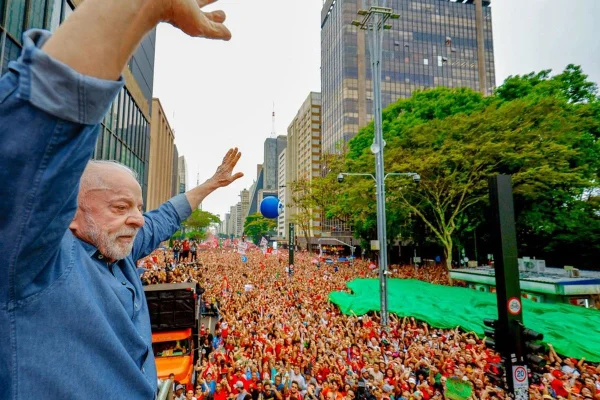 Presidente Luiz Inácio Lula da Silva (PT) em ato na Avenida Paulista