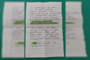 O bilhete foi encontrado pela família da mulher no apartamento dela 