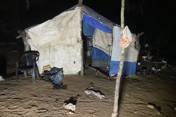 Bebê é morto a golpes de foice após homem invadir casa por vingança