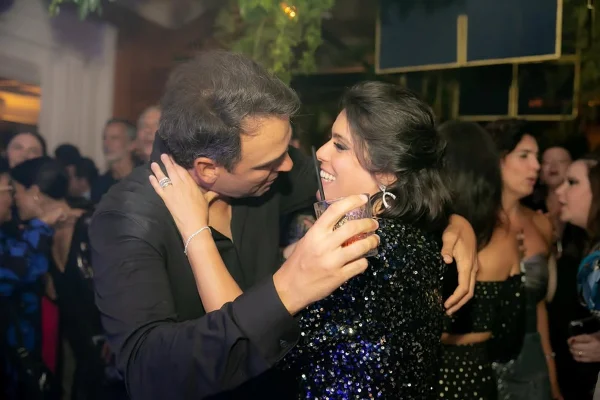 Tadeu Schmidt celebra aniversário da esposa, Ana Cristina Schmidt, longe e se declara - Metrópoles