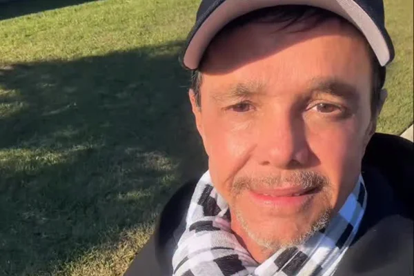 Em tratamento contra o câncer, Netinho relata acidente doméstico - Metrópoles