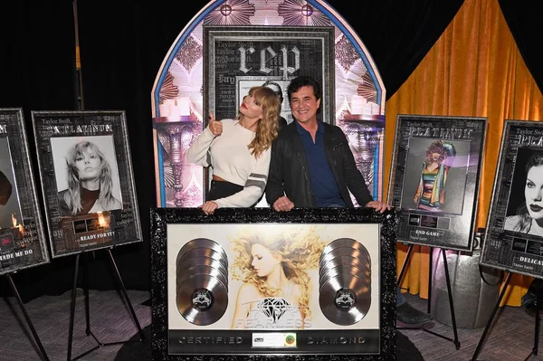 Mais polêmica: Taylor Swift abre guerra contra empresário e gravadora