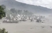 Terremoto causou deslizamento de terra e enchente no Nepal, diz chanceler