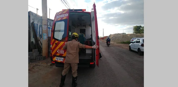 Viatura do Corpo de Bombeiros de Goiás em atendimento
