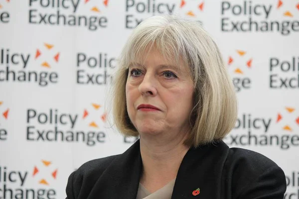 Premier britânica assina carta que notificará UE sobre Brexit