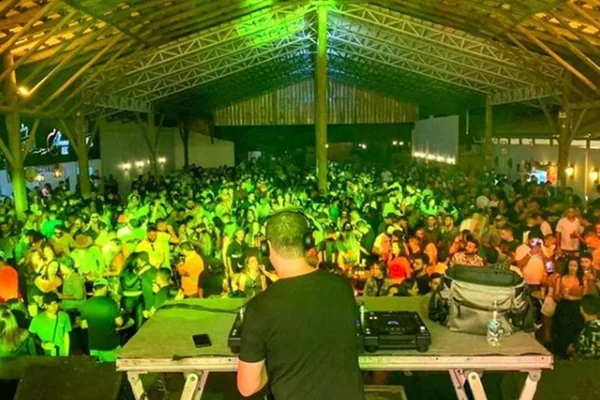 evento sertanejo lota em caldas novas, goiás