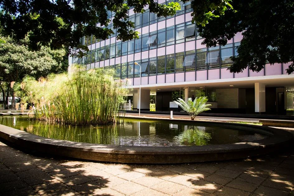 Além da Esplanada: os 6 prédios residenciais mais bonitos de Brasília - imagem 3 Além da Esplanada: os 6 prédios residenciais mais bonitos de Brasília - imagem 3
