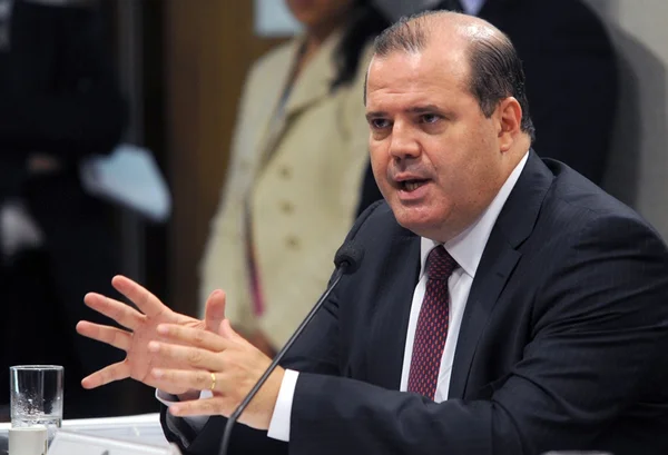 “Não temos patamar de dólar”, diz Tombini