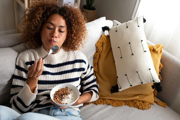 RECEITASÉ preciso comer mais no inverno? Especialista explica