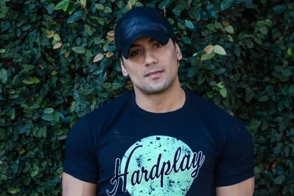 Cantor sertanejo se submete a cirurgia de aumento peniano