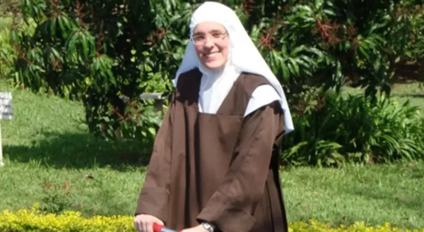 Ex-freira desiste de convento e tem reviravolta impressionante na vida