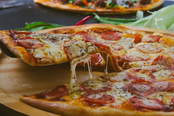 Restaurante de Águas Claras troca pizza por gasolina