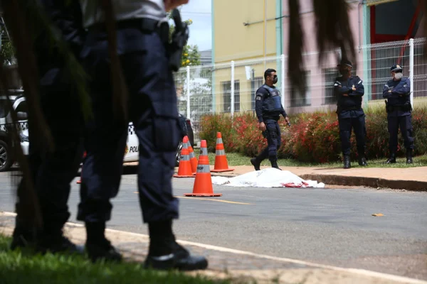 Mulher é morta por genro à facadas no SIG