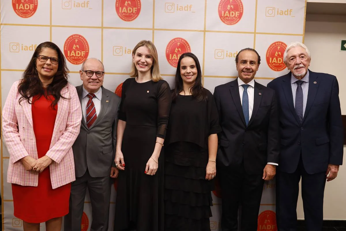 Fabiola Orlando, Silvio de Jesus Pereira, Renata Vianna, José Saraiva, Claudio Santos Fabiola Orlando, Silvio de Jesus Pereira, Renata Vianna, José Saraiva, Claudio Santos