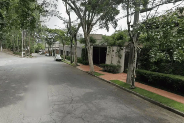 Imagem coloria da Rua dos Limantos, onde as casas foram invadidas e assaltadas pela quadrilha - Metrópoles