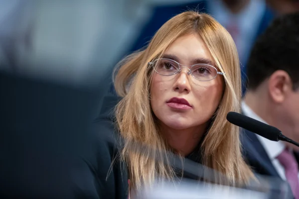 A empresária e influenciadora Virginia Fonseca comparece à Comissão Parlamentar de Inquérito CPI do Senado que investiga apostas on-line, conhecida como CPI das Bets - Metrópoles