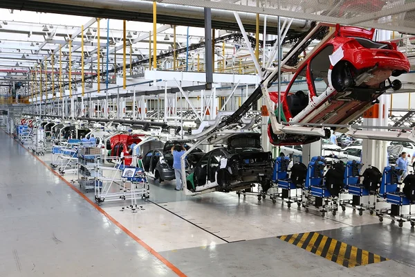 Crise não esfria chegada de novos carros ao mercado