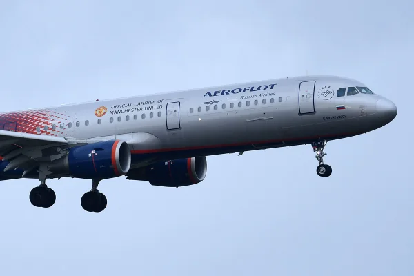 Manchester United rescinde patrocínio com companhia aérea russa