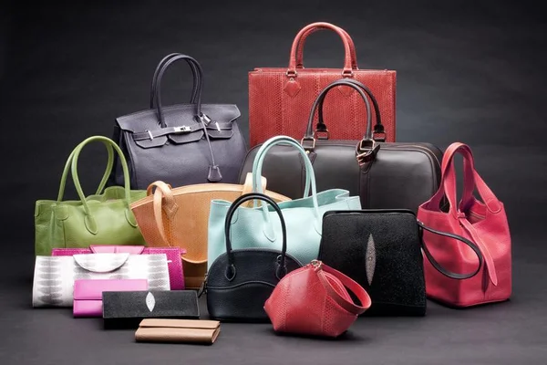 Empresário da moda caiu no golpe das bolsas de grife anunciadas na web