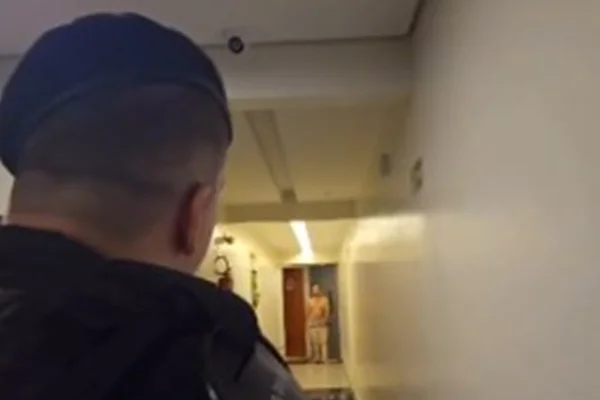 Policial homem em surto - Metrópoles