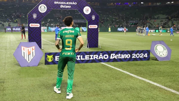 Imagem colorida de Felipe Anderson em apresentação no Palmeiras- Metrópoles