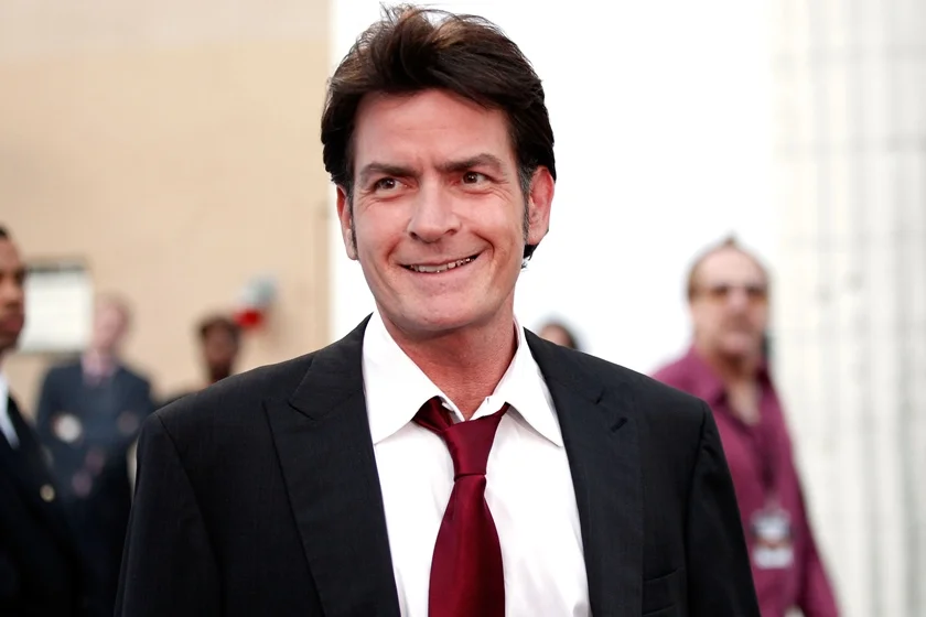 A dentista Margarita Palestino viveu um episódio de horror com Charlie Sheen. Durante uma consulta, o ator começou a gritar que ia matá-la. Ele agarrou o peito dela e tentou tirar o seu sutiã. Margarita chegou a prestar queixa, mas retirou o processo A dentista Margarita Palestino viveu um episódio de horror com Charlie Sheen. Durante uma consulta, o ator começou a gritar que ia matá-la. Ele agarrou o peito dela e tentou tirar o seu sutiã. Margarita chegou a prestar queixa, mas retirou o processo