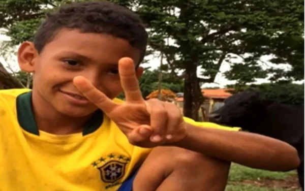 goias menino atropelado onibus escolar