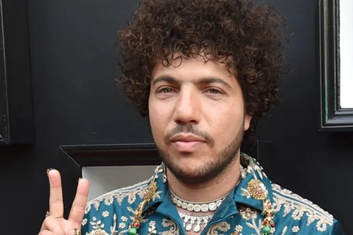 Higiene "duvidosa" de Benny Blanco vira alvo recorrente de críticas Higiene "duvidosa" de Benny Blanco vira alvo recorrente de críticas