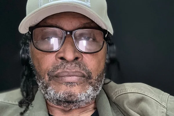 Cantor Edson Gomes é internado na UTI após show na Bahia - Metrópoles