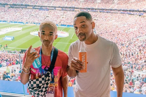 Blogueiro compara Jaden Smith a flanelinha e é acusado de racismo