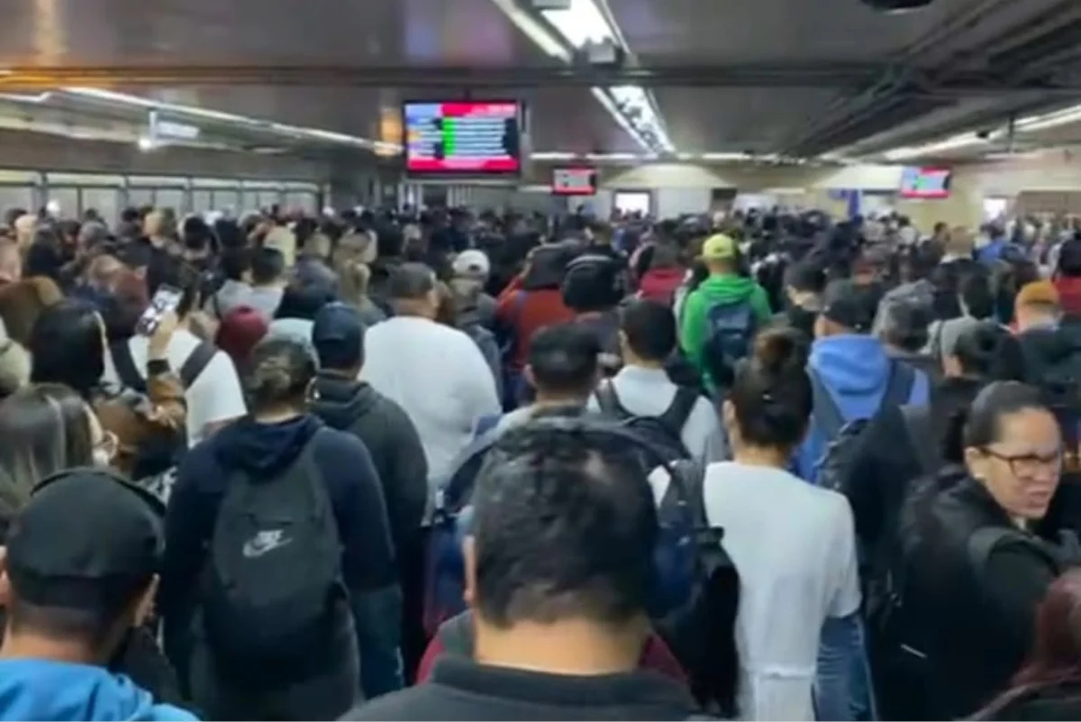 Greve da CPTM: metrô tem filas e lotação em dia de caos na zona leste - imagem 8 Greve da CPTM: metrô tem filas e lotação em dia de caos na zona leste - imagem 8