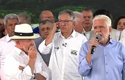 Na Bahia, Lula chama Jaques Wagner de "companheiro de longa data" Na Bahia, Lula chama Jaques Wagner de "companheiro de longa data"