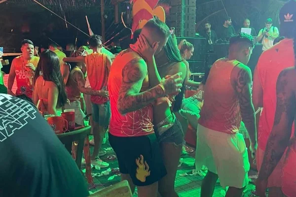 MC Gui fica com 3 em festa de pré-Carnaval na Bahia. Veja vídeo