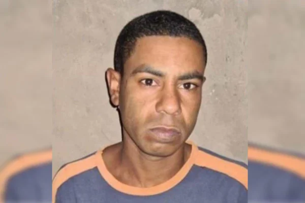 Casal é encontrado morto com marcas de tiros dentro de casa no DF