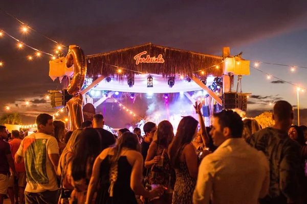 Festa “Tardezinha” badala orla do lago com show do cantor Thiaguinho