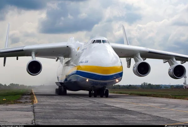 Maior aeronave em atividade no mundo, Antonov virá ao Brasil
