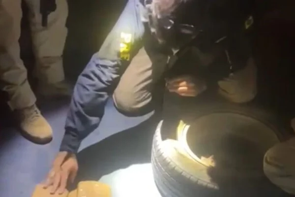 PRF prende casal com 11 quilos de drogas em shopping de João Pessoa
