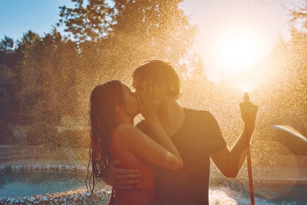 Muito calor? Sexóloga dá dicas para transar na época da seca