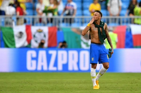 Neymar manda recado aos mexicanos: “Falaram demais e foram embora”