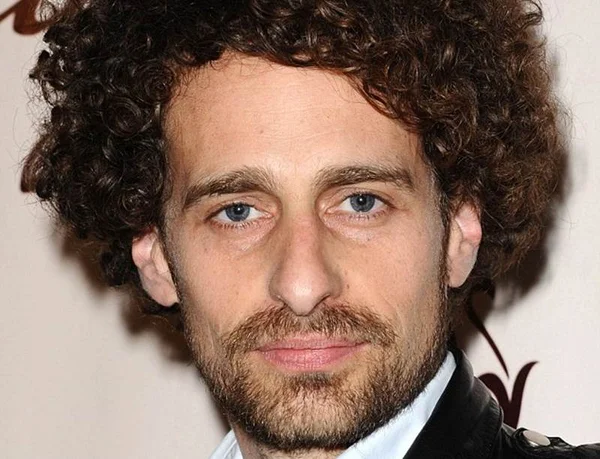 Ator Isaac Kappy, de Thor, comete suicídio aos 42 anos