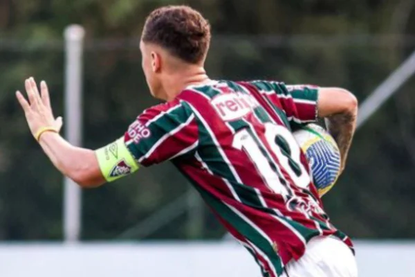 Arthur Wenderroscky , jogador da Sub-20 do Fluminense, acusado de racismo