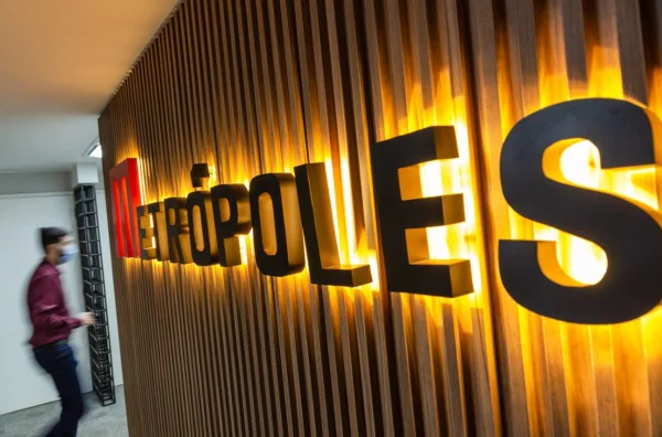 Entrada do Metrópoles, portal de notícias